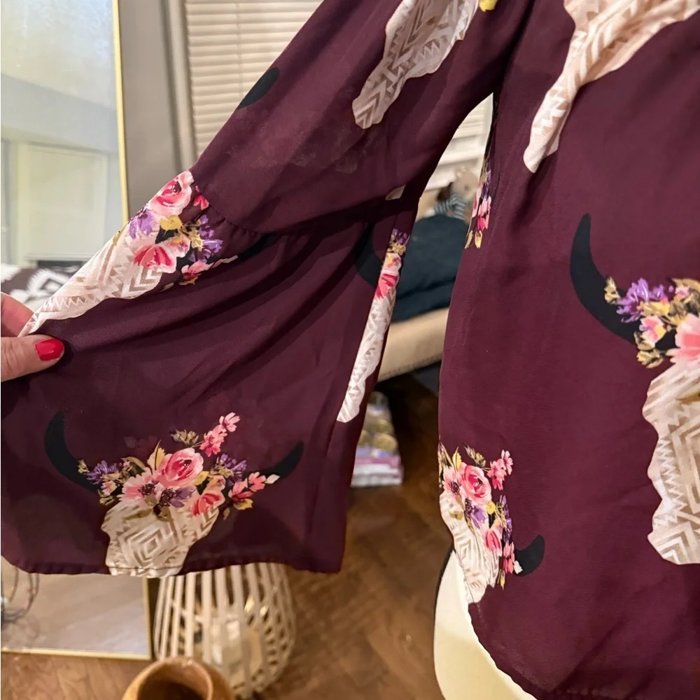 Altar'd State maroon floral cow skull cropped flowy blous - Picture 2 of 7